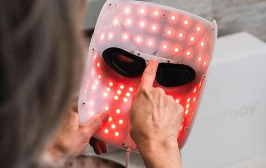 led therapy skin care derma mask works